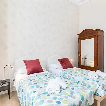 I Renai - Ponte delle Grazie Modern Apartment-3